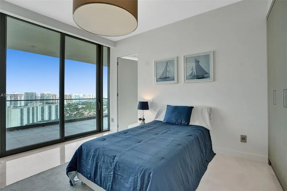 18975 COLLINS AVE #2001 Sunny Isles Beach, FL 33160