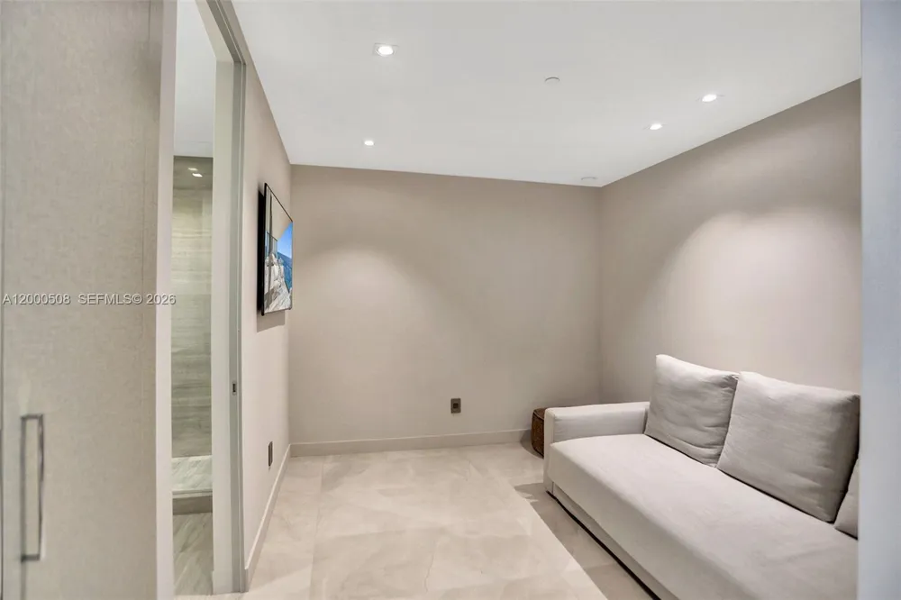 18975 COLLINS AVE #2001 Sunny Isles Beach, FL 33160