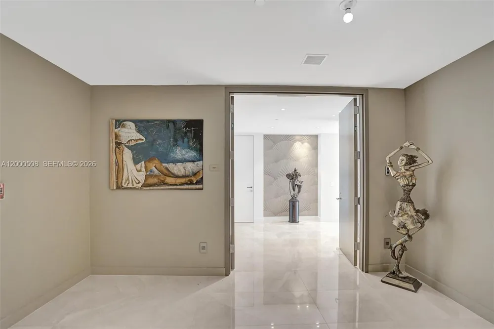 18975 COLLINS AVE #2001 Sunny Isles Beach, FL 33160