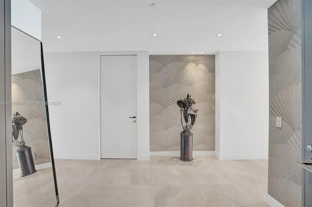 18975 COLLINS AVE #2001 Sunny Isles Beach, FL 33160