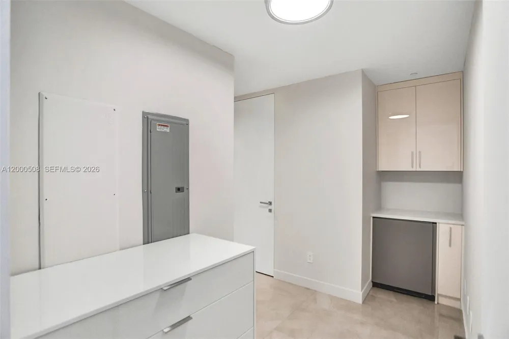 18975 COLLINS AVE #2001 Sunny Isles Beach, FL 33160