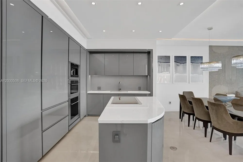 18975 COLLINS AVE #2001 Sunny Isles Beach, FL 33160
