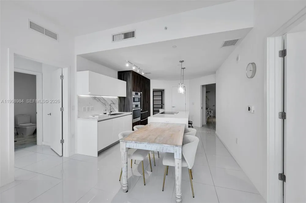 851 NE 1st Ave #3708 Miami, FL 33132