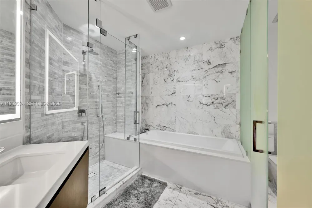 851 NE 1st Ave #3708 Miami, FL 33132