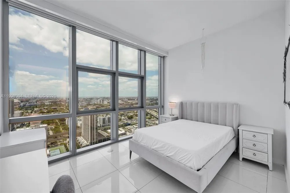 851 NE 1st Ave #3708 Miami, FL 33132