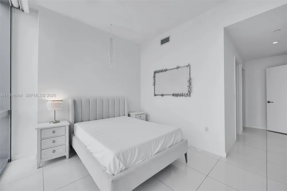 851 NE 1st Ave #3708 Miami, FL 33132