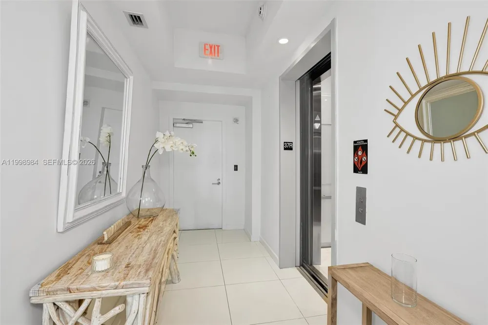 851 NE 1st Ave #3708 Miami, FL 33132