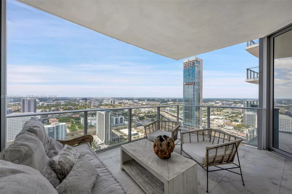851 NE 1st Ave #3708 Miami, FL 33132