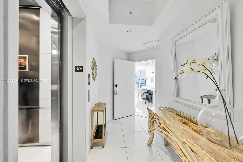 851 NE 1st Ave #3708 Miami, FL 33132