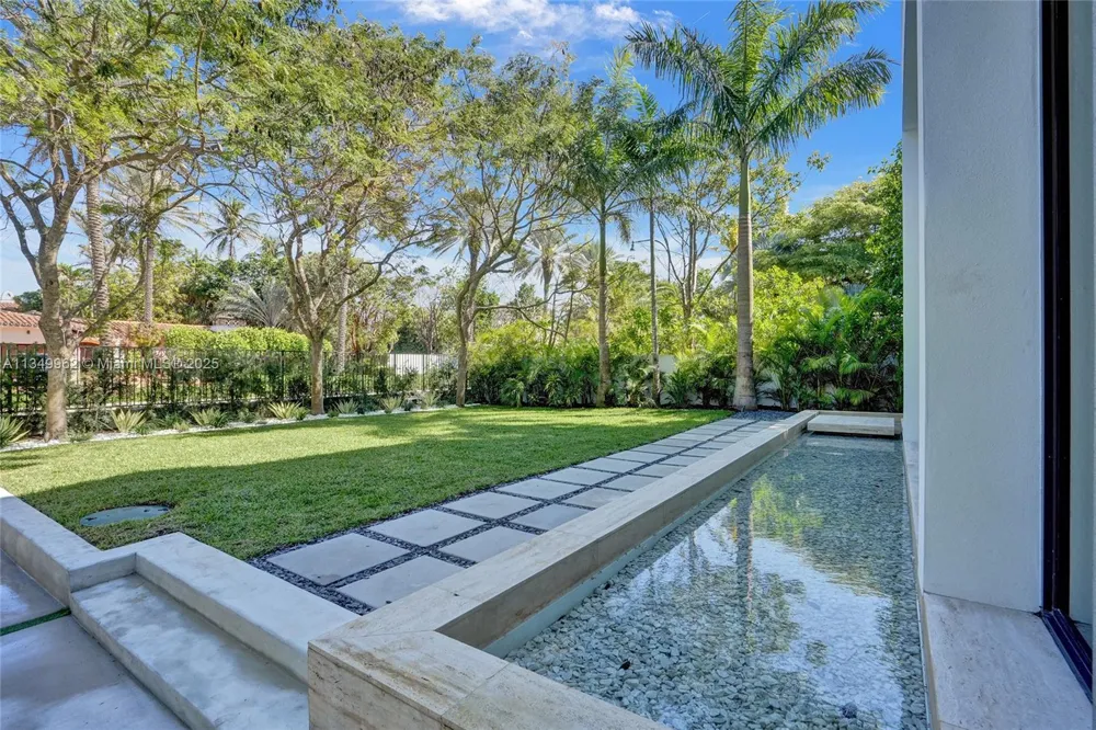 Address Not Shown Golden Beach, FL 33160