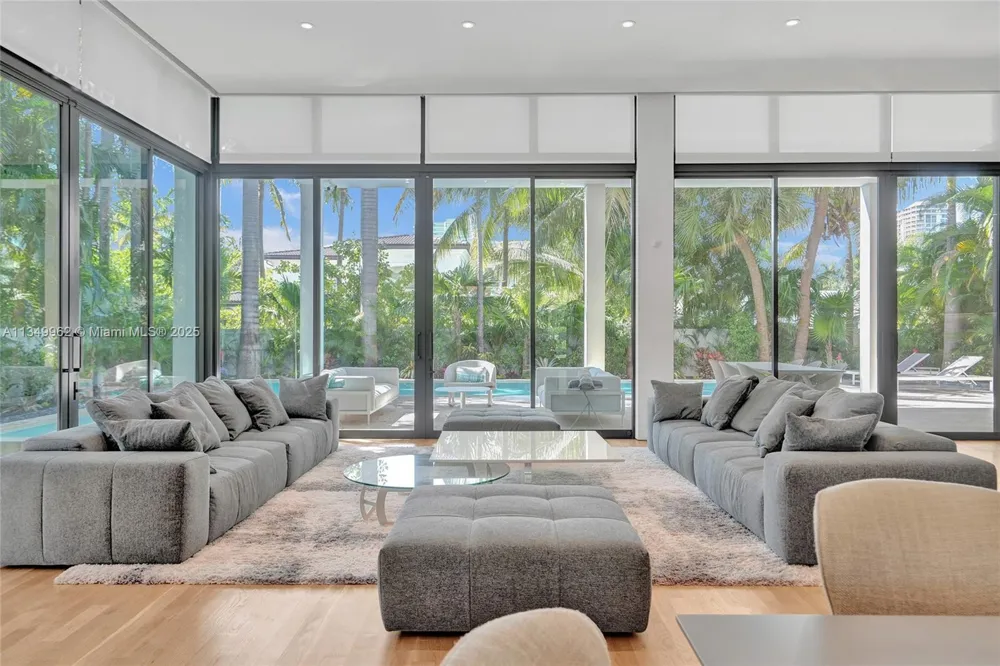 Address Not Shown Golden Beach, FL 33160