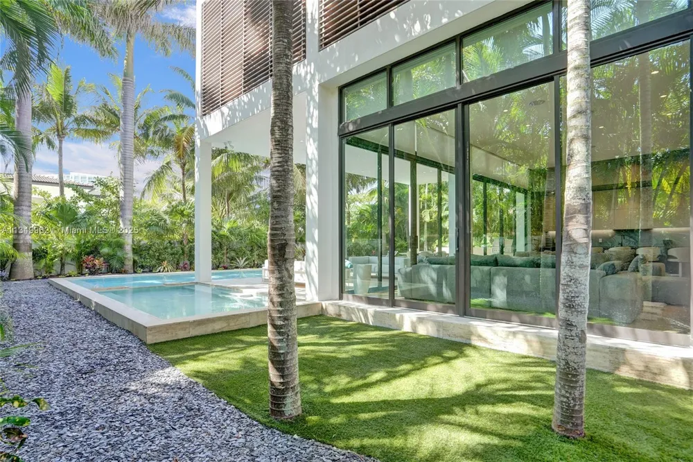 Address Not Shown Golden Beach, FL 33160