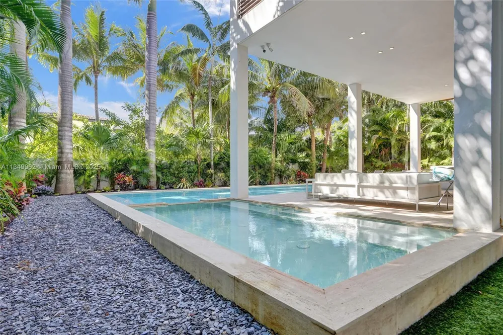 Address Not Shown Golden Beach, FL 33160