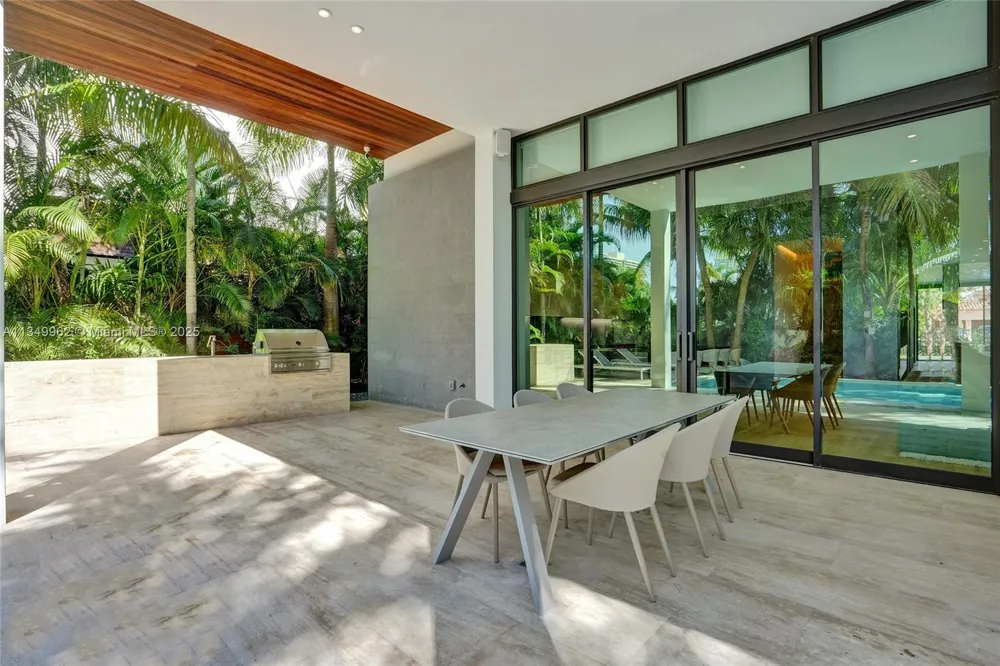 Address Not Shown Golden Beach, FL 33160