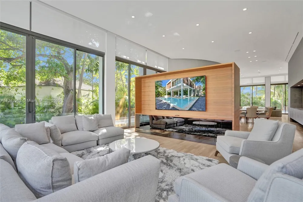Address Not Shown Golden Beach, FL 33160