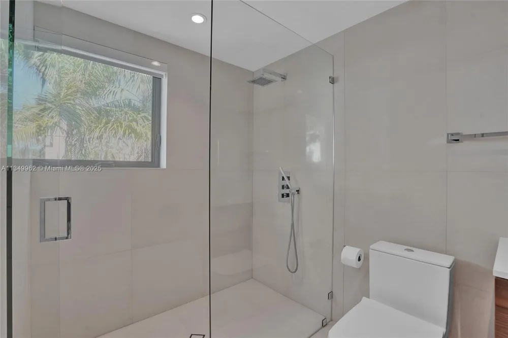 Address Not Shown Golden Beach, FL 33160
