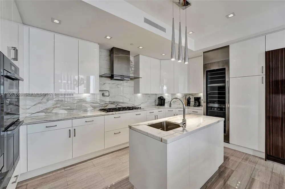 17749 Collins Ave #1402 Sunny Isles Beach, FL 33160