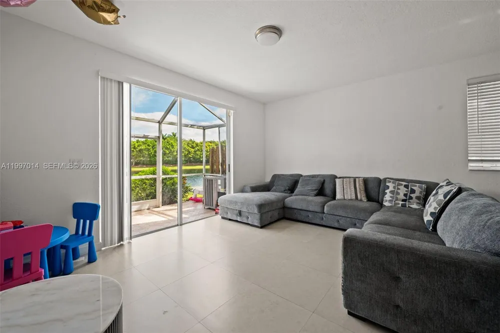 3676 San Simeon Cir Weston, FL 33331
