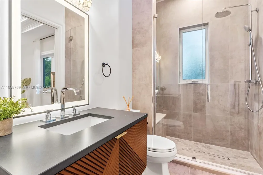 6350 SW 107th St Pinecrest, FL 33156
