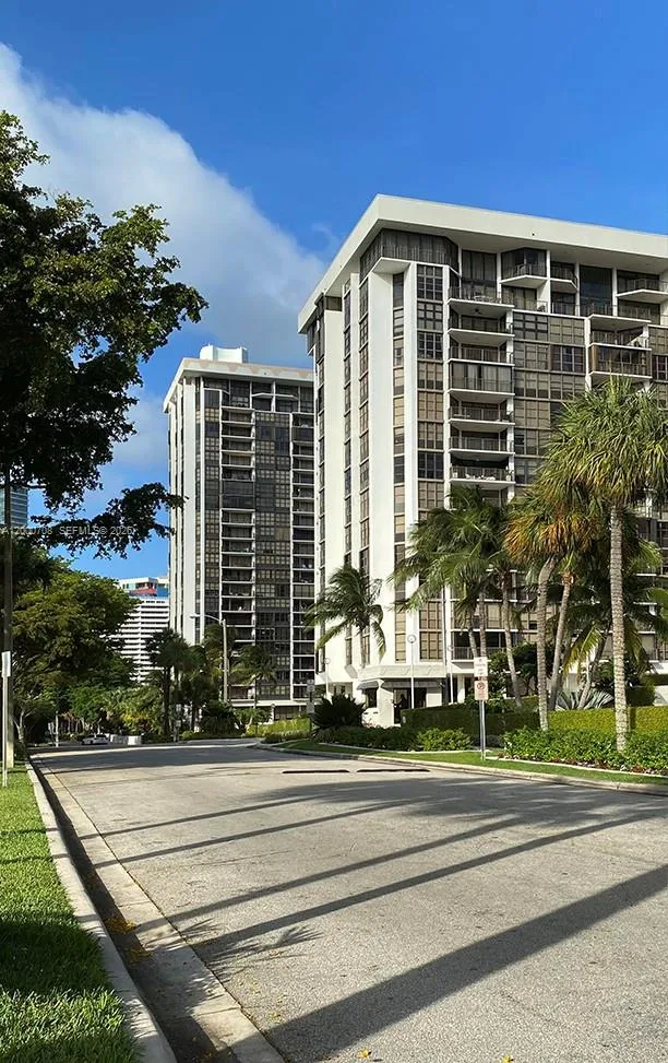 1915 Brickell Ave #CC6 Miami, FL 33129
