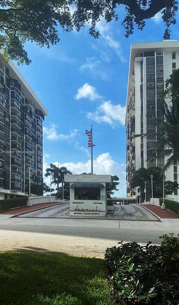 1915 Brickell Ave #CC6 Miami, FL 33129