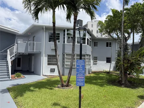 1701 NE Miami Gardens Dr #117