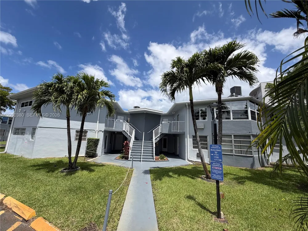 1701 NE Miami Gardens Dr #117 Miami, FL 33179