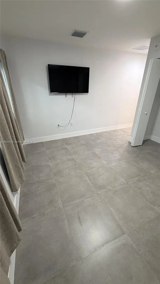645 Palmetto Dr #12 Miami Springs, FL 33166