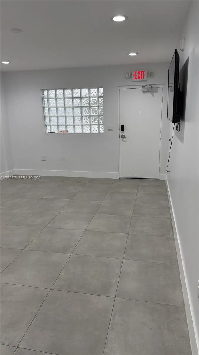 645 Palmetto Dr #12 Miami Springs, FL 33166