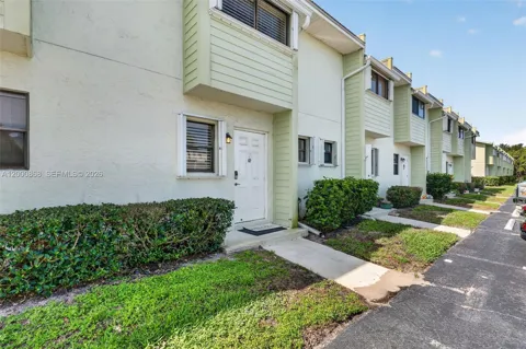 9425 S Ocean Dr #67