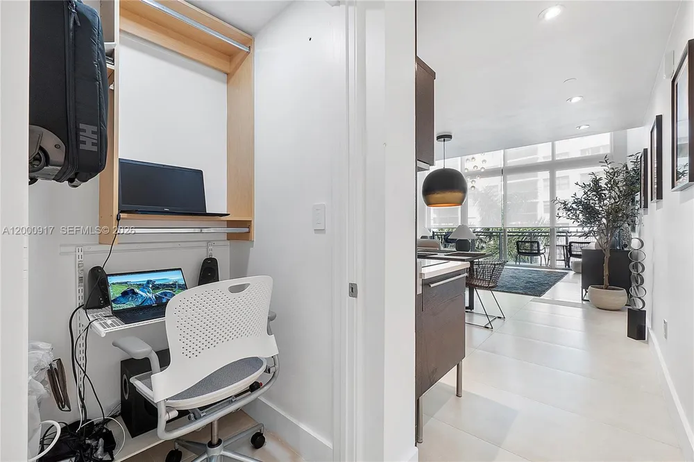 6000 Collins Ave #527 Miami Beach, FL 33140