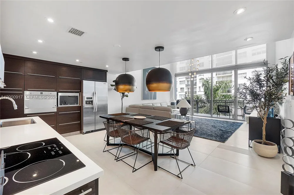 6000 Collins Ave #527 Miami Beach, FL 33140