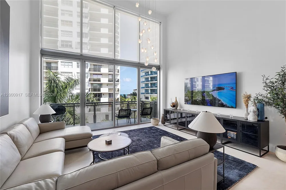 6000 Collins Ave #527 Miami Beach, FL 33140