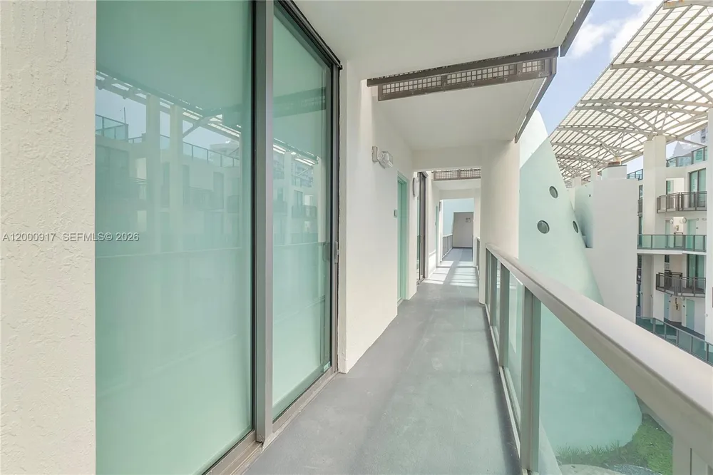 6000 Collins Ave #527 Miami Beach, FL 33140