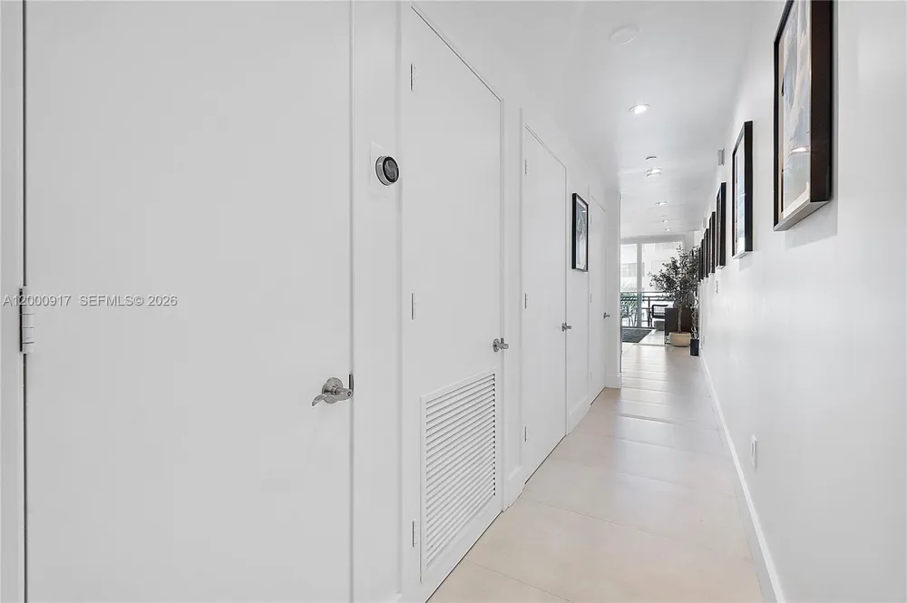 6000 Collins Ave #527 Miami Beach, FL 33140