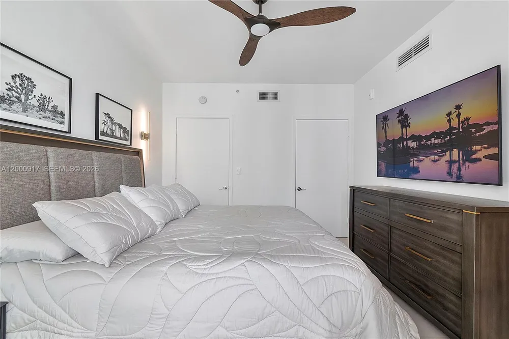 6000 Collins Ave #527 Miami Beach, FL 33140