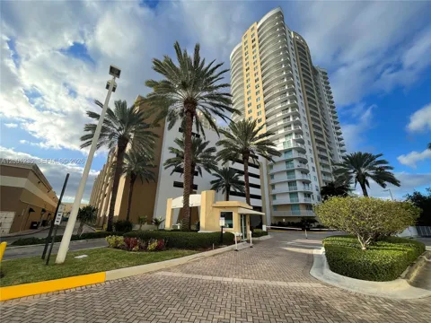 1755 E Hallandale Beach Blvd #2002E