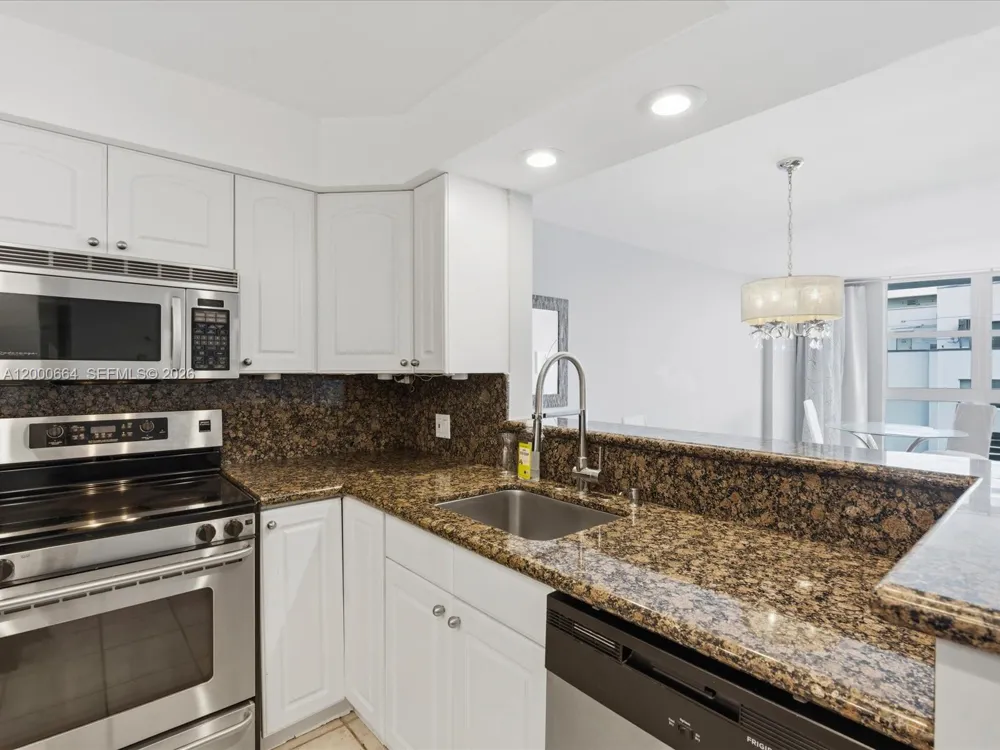 1228 West Ave #1506 Miami Beach, FL 33139