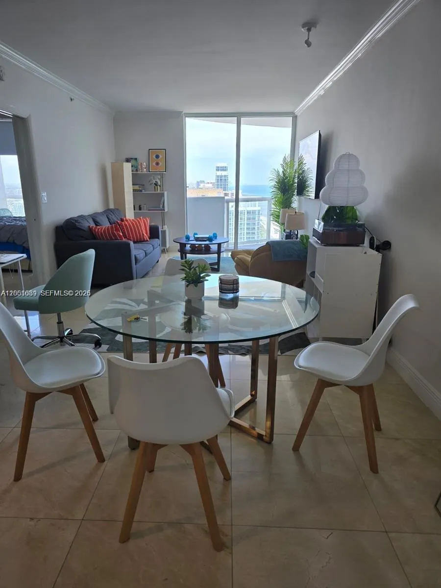 6365 Collins Ave #2710 Miami Beach, FL 33141