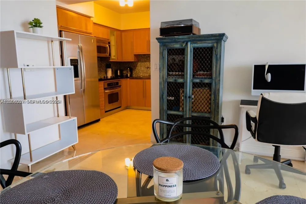 6365 Collins Ave #2710 Miami Beach, FL 33141