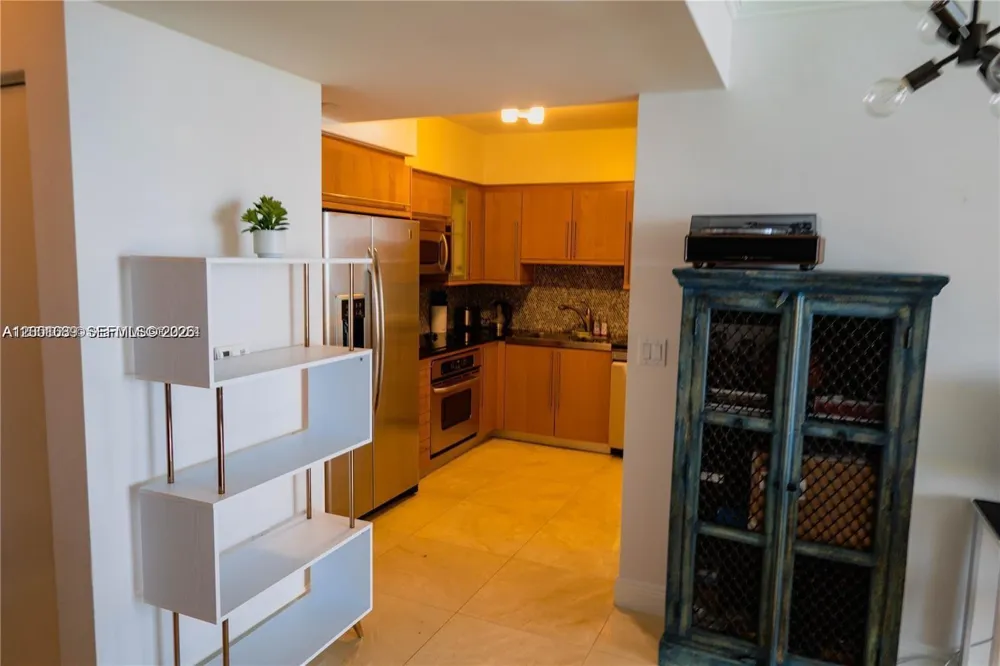 6365 Collins Ave #2710 Miami Beach, FL 33141