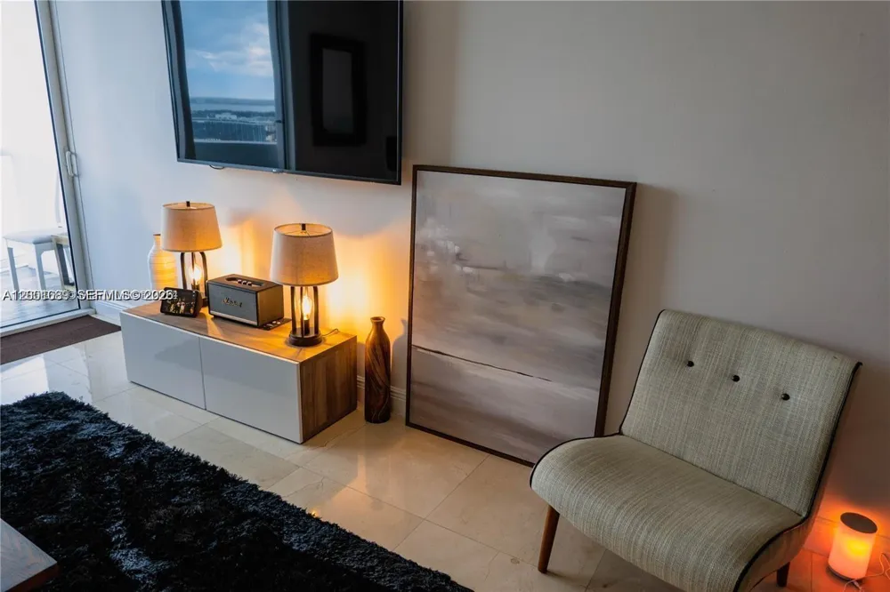6365 Collins Ave #2710 Miami Beach, FL 33141