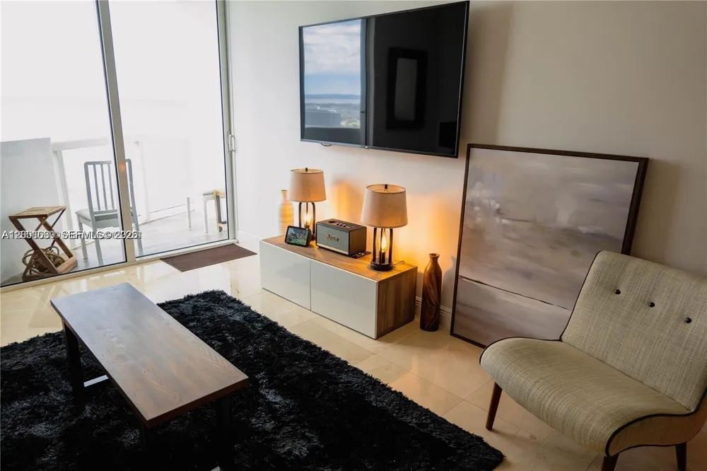 6365 Collins Ave #2710 Miami Beach, FL 33141