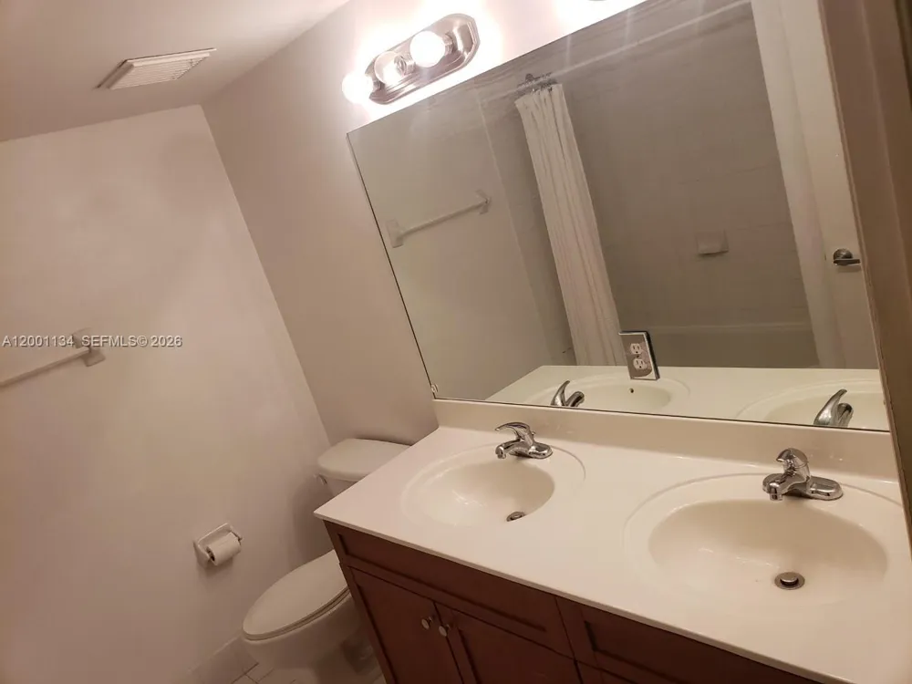 36 NW 6th Ave #906 Miami, FL 33128