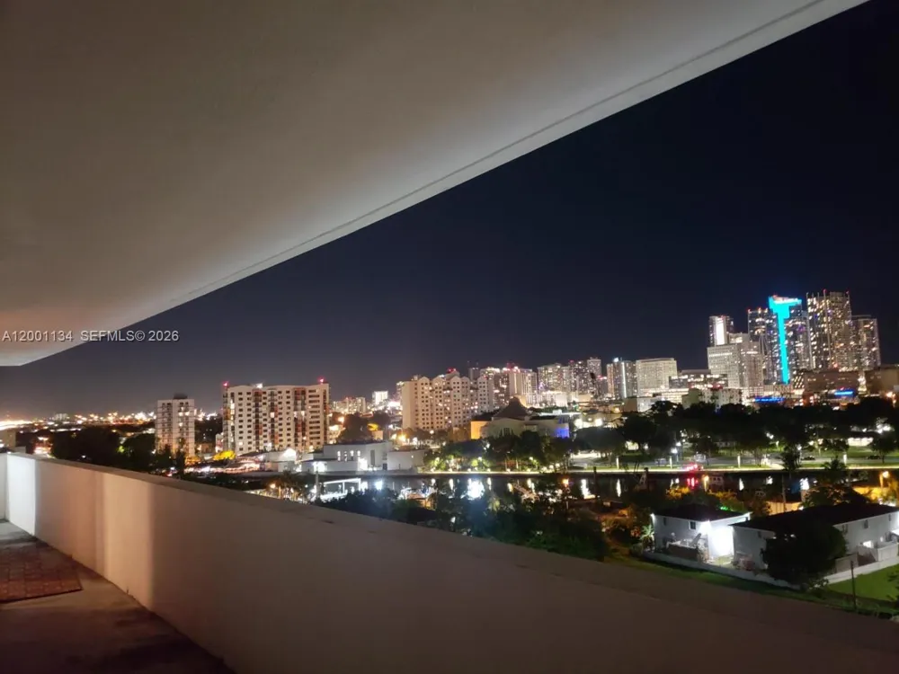 36 NW 6th Ave #906 Miami, FL 33128