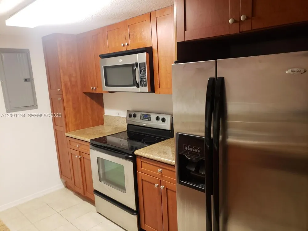 36 NW 6th Ave #906 Miami, FL 33128