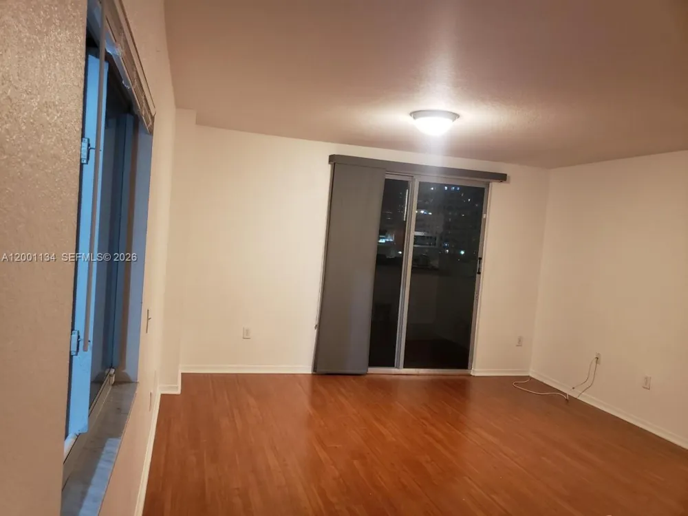 36 NW 6th Ave #906 Miami, FL 33128