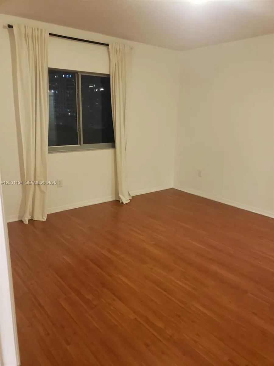 36 NW 6th Ave #906 Miami, FL 33128