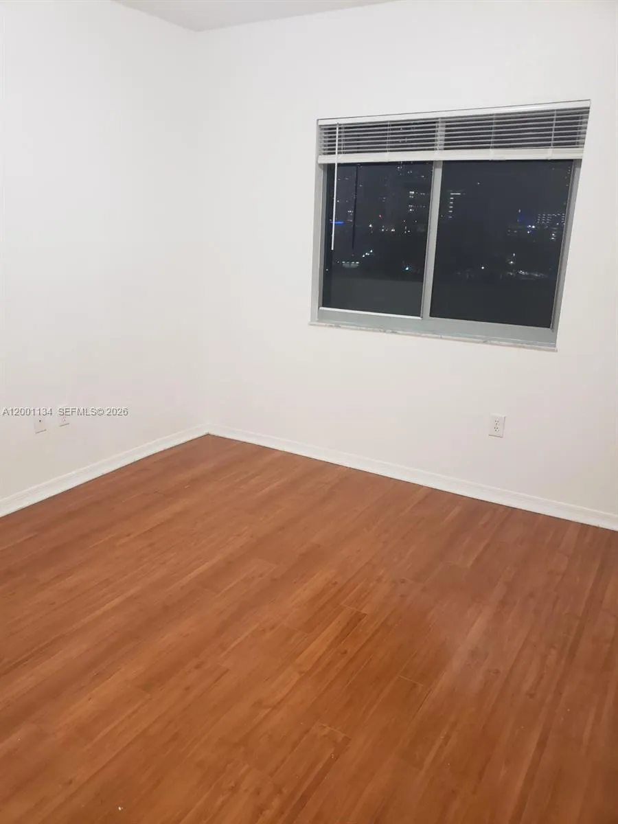 36 NW 6th Ave #906 Miami, FL 33128