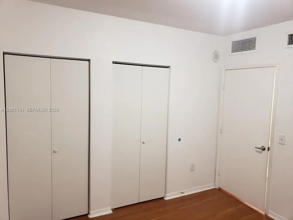 36 NW 6th Ave #906 Miami, FL 33128